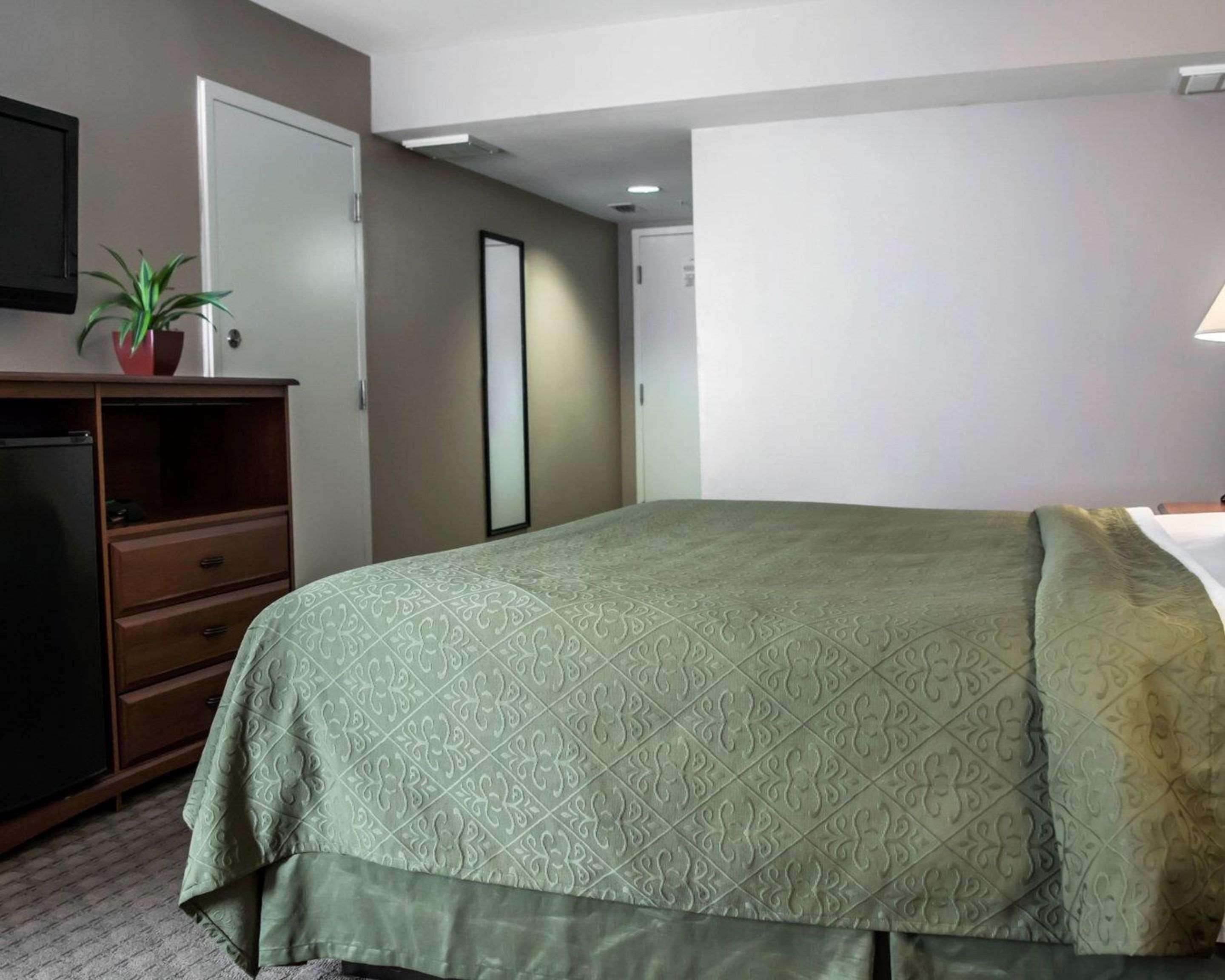 Quality Inn & Suites Tampa-Ybor City Екстер'єр фото