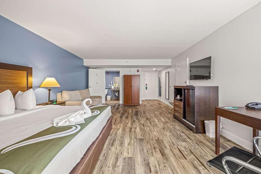 Quality Inn & Suites Tampa-Ybor City Номер фото
