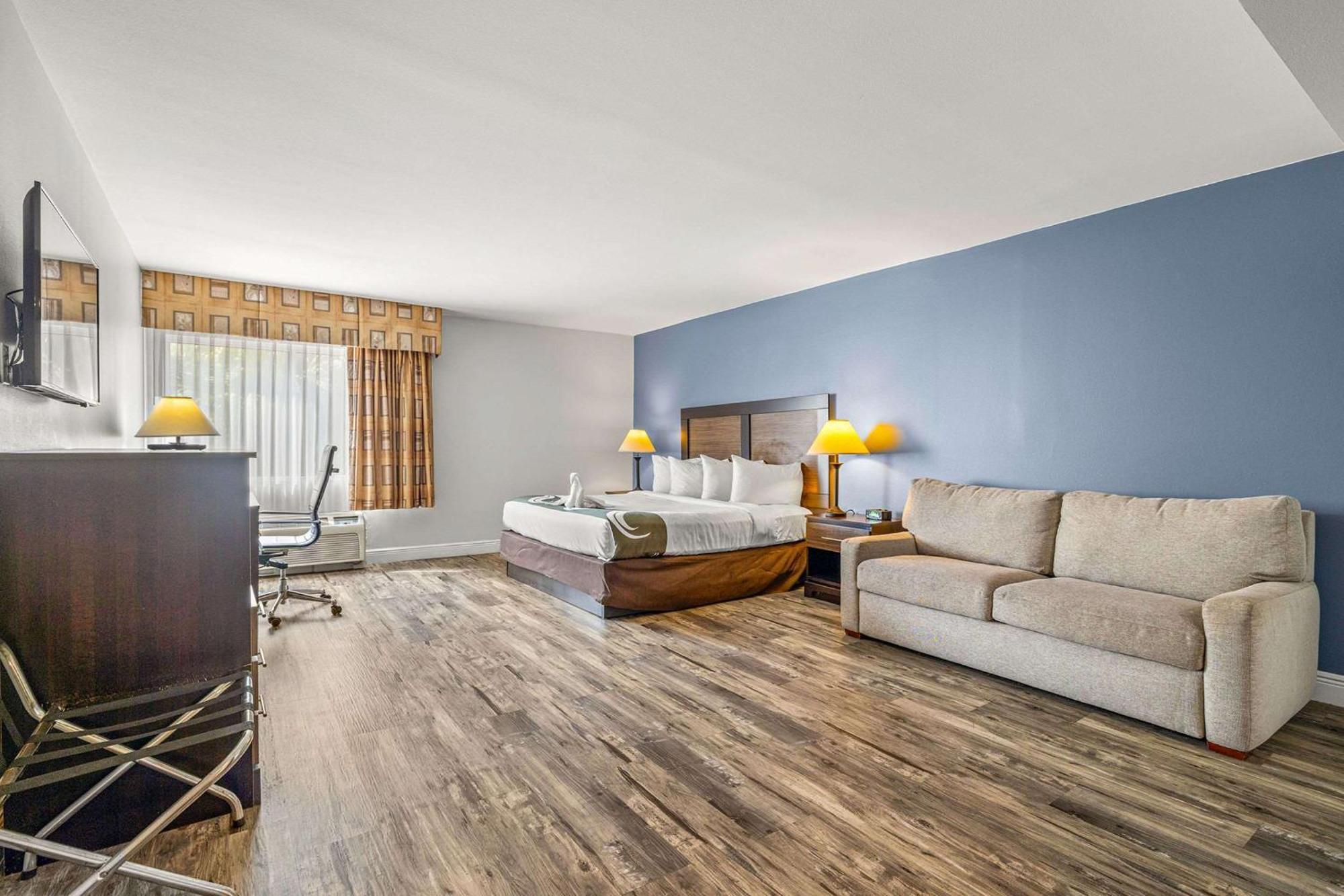 Quality Inn & Suites Tampa-Ybor City Екстер'єр фото