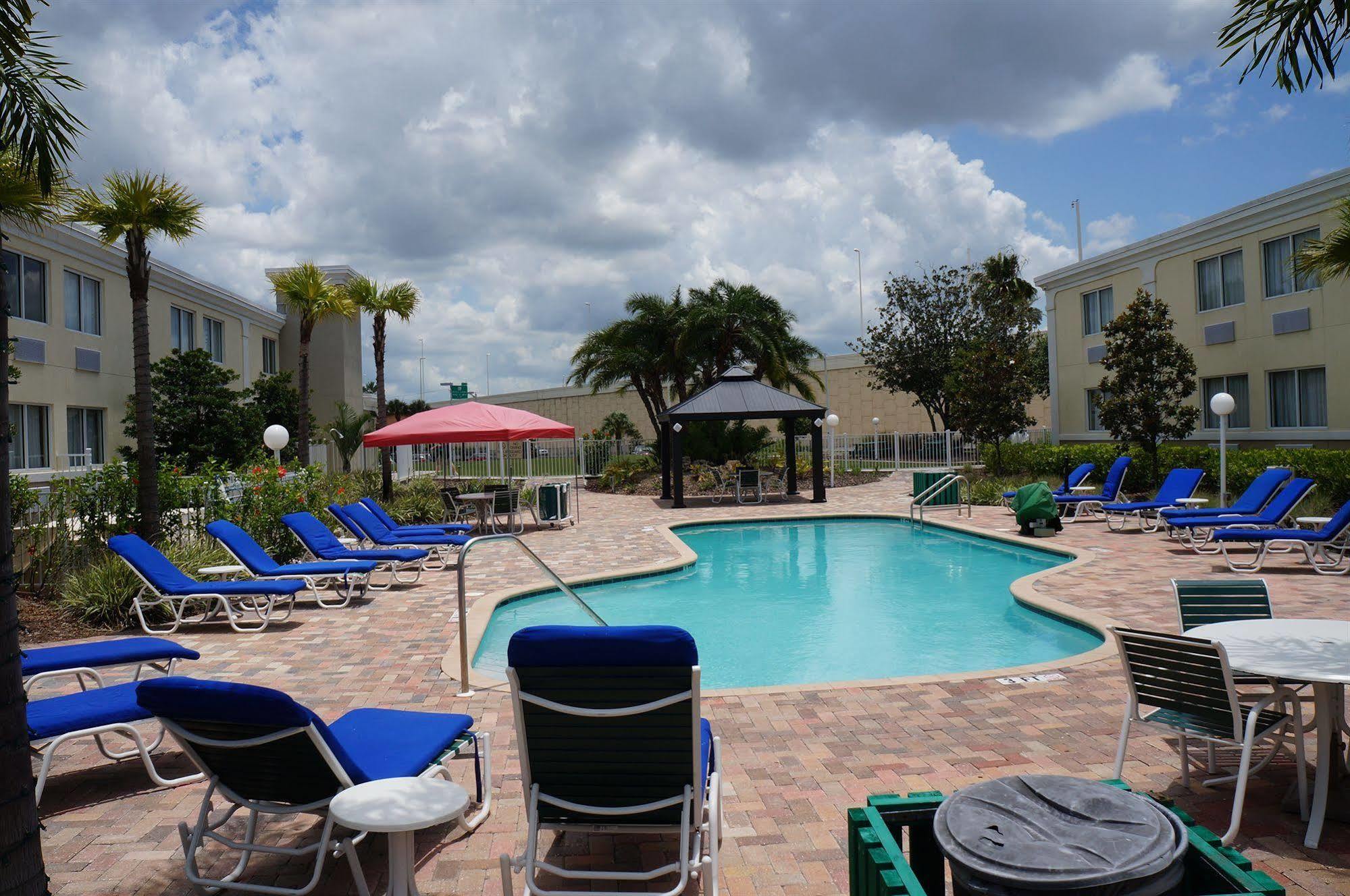 Quality Inn & Suites Tampa-Ybor City Екстер'єр фото